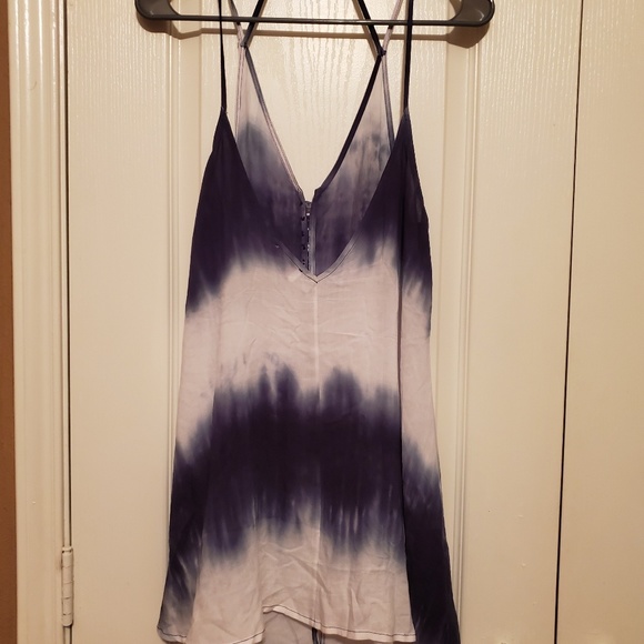 Flowy Tank - Picture 2 of 2